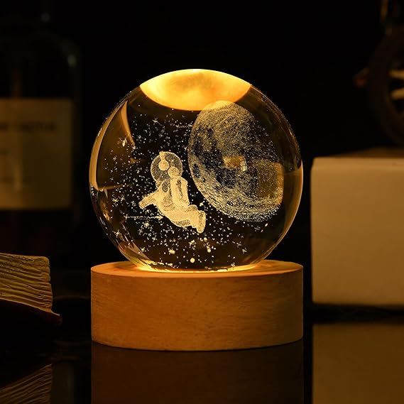 Astronaut Galaxy Lamp – Explore the Stars from Your Room 🌙