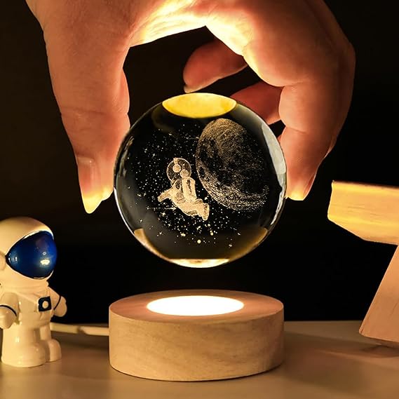 Astronaut Galaxy Lamp – Explore the Stars from Your Room 🌙